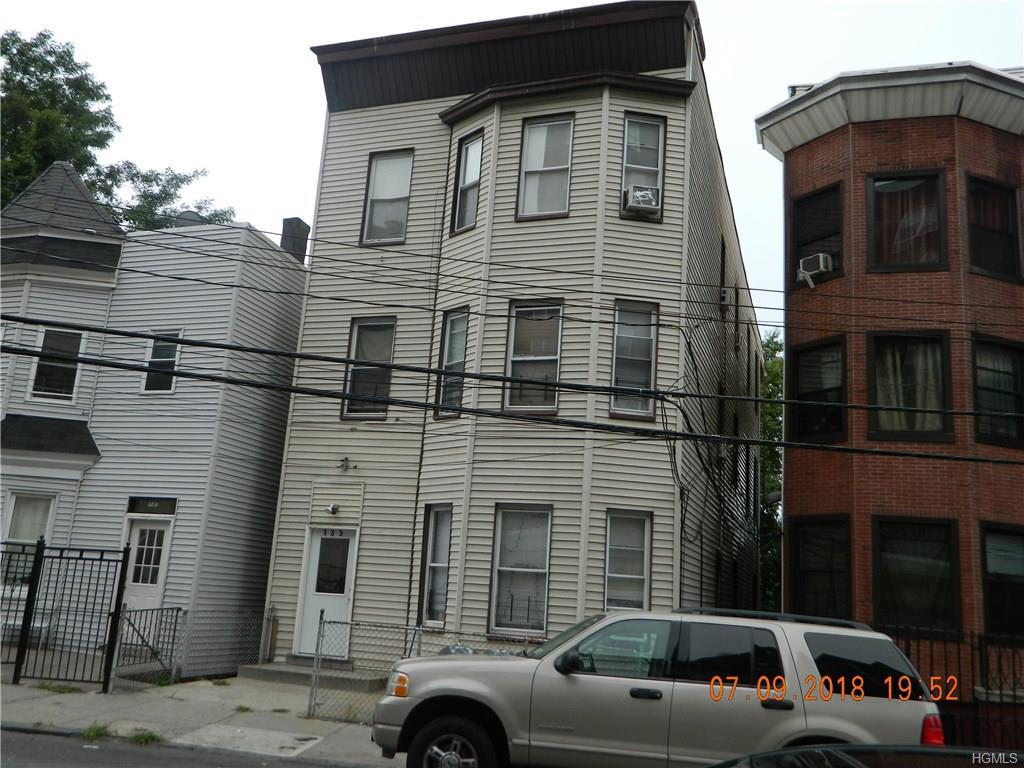 135 Stanley Avenue - Photo 1