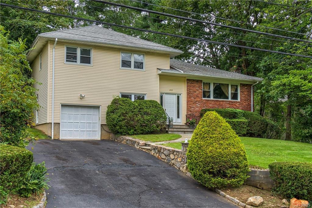 240 Daisy Farms Drive - Photo 1