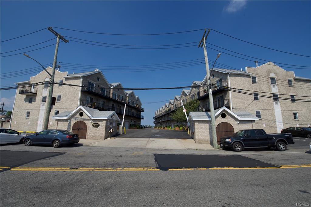 10 Pennyfield Avenue - Photo 1
