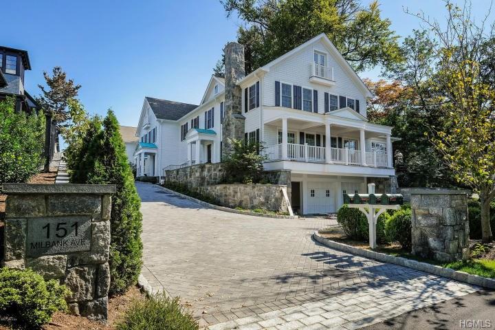 151 Milbank Avenue - Photo 1