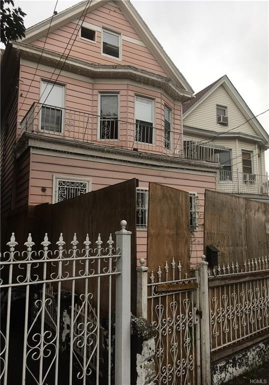2648 Bainbridge Avenue - Photo 1