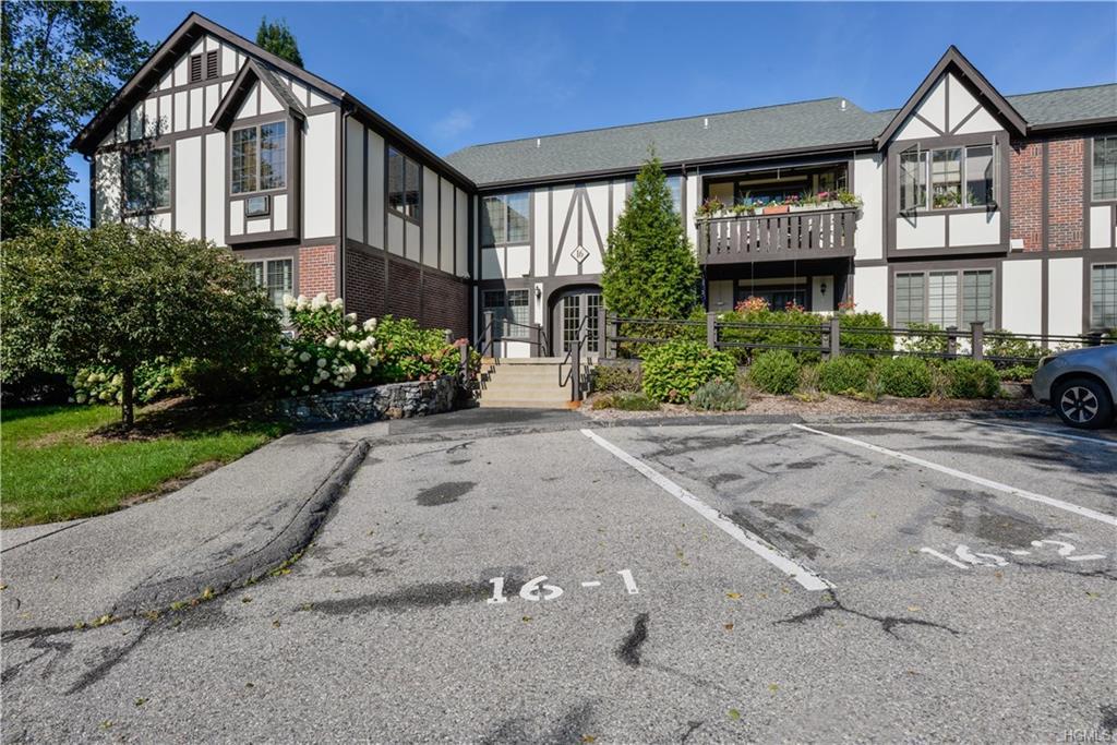 16 Manville Lane - Photo 1