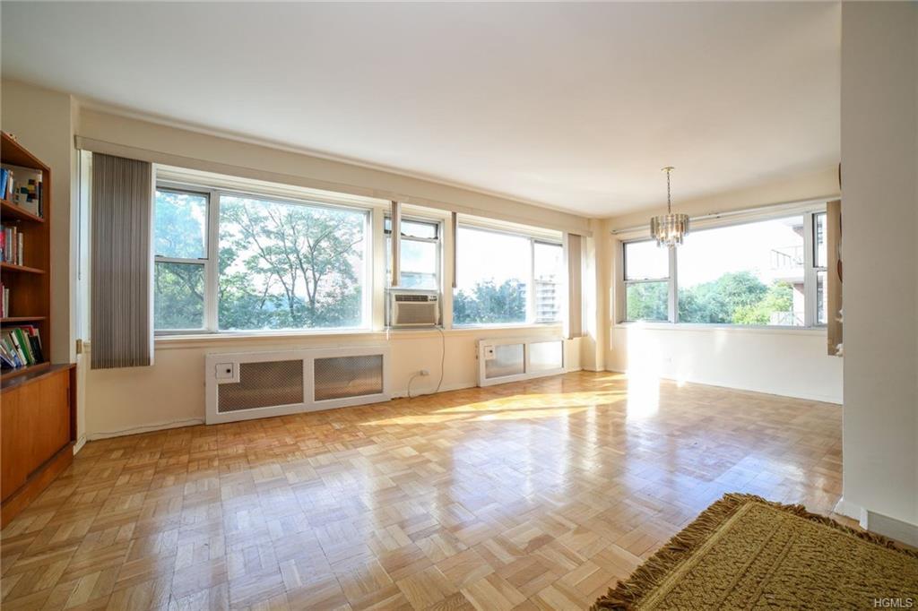 750 Kappock Street - Photo 1