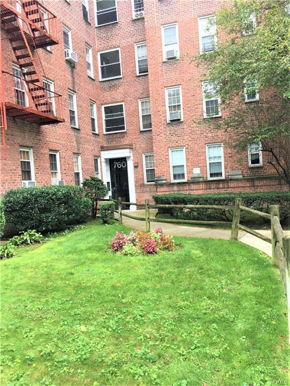 760 Bronx River - Photo 1