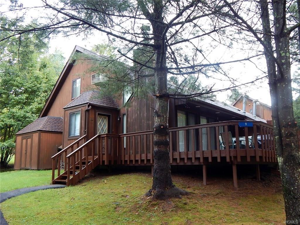 9 Lakeside Drive - Photo 1