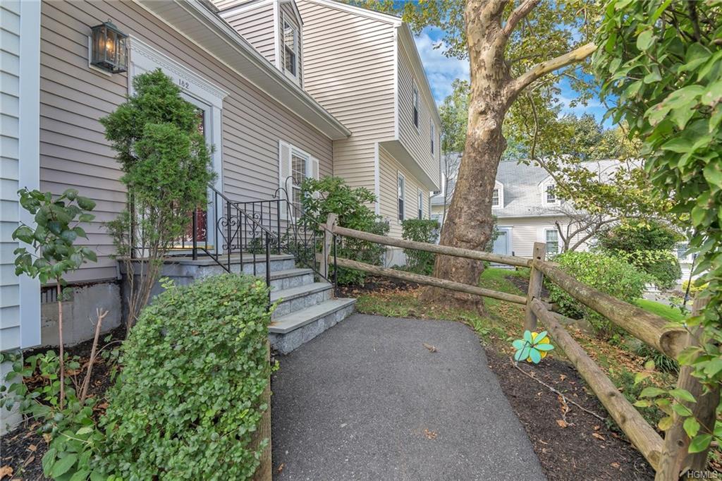 182 Carrollwood Drive - Photo 1