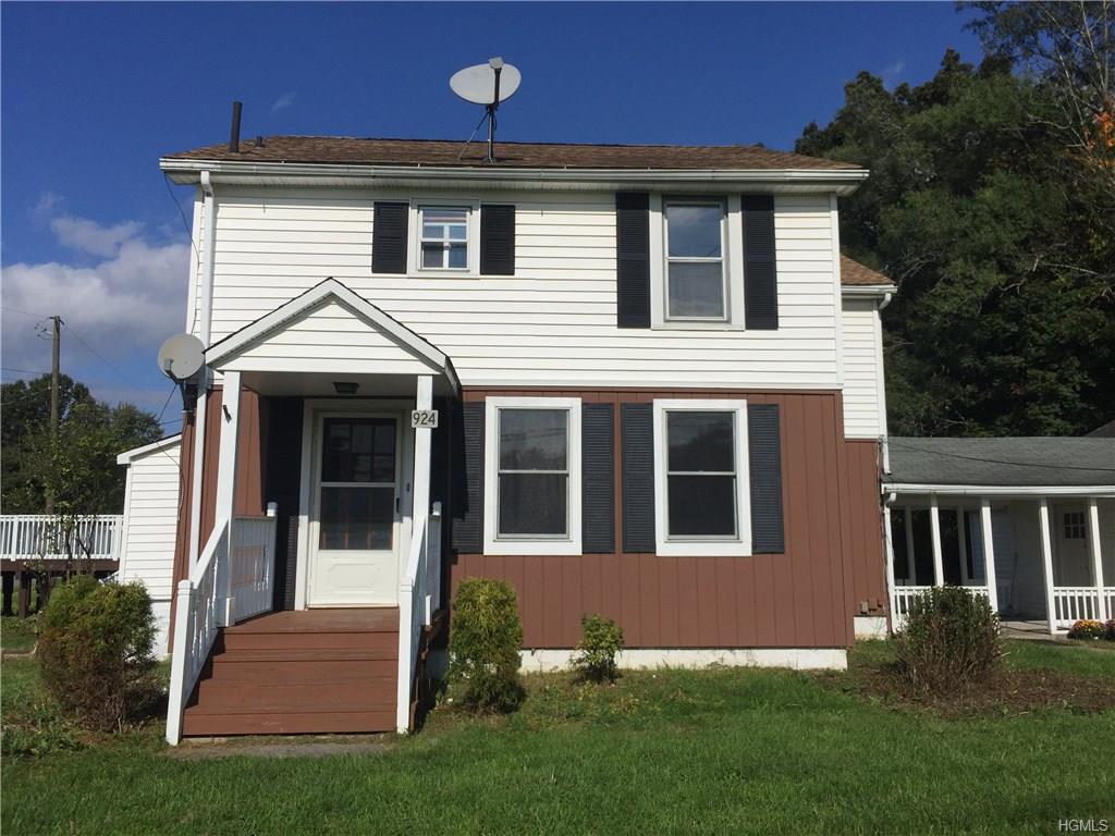 924 Goshen Turnpike - Photo 1