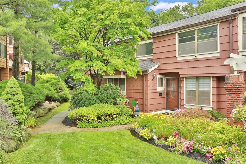 93 Treetop Circle - Photo 1