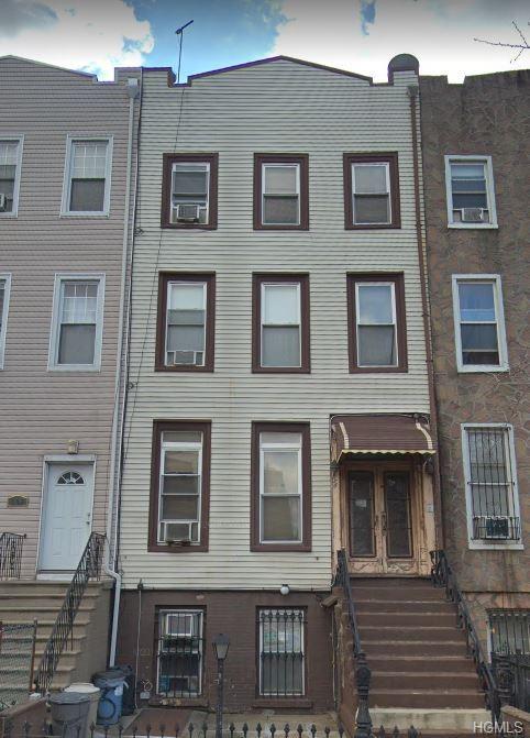 536 Willoughby Avenue - Photo 1