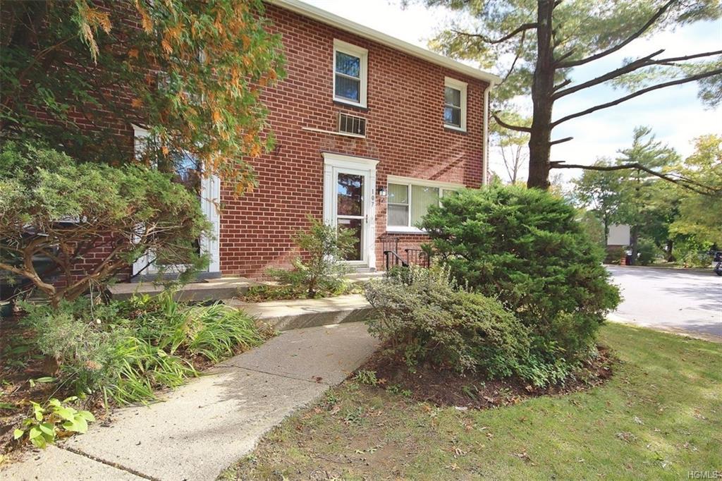 107 Charter Circle - Photo 1