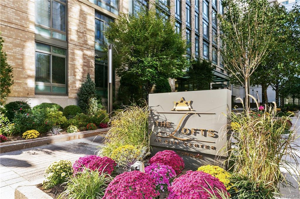 25 City Place - Photo 1