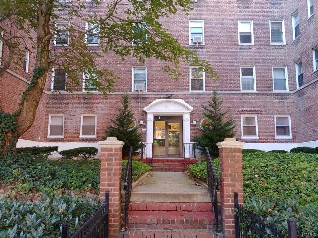 811 Bronx River Road - Photo 1
