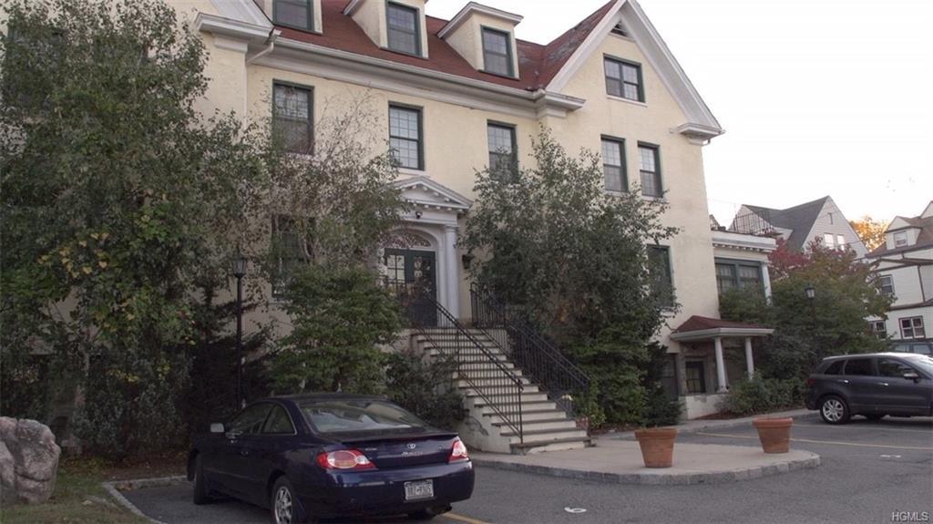 325 Highland Avenue - Photo 1