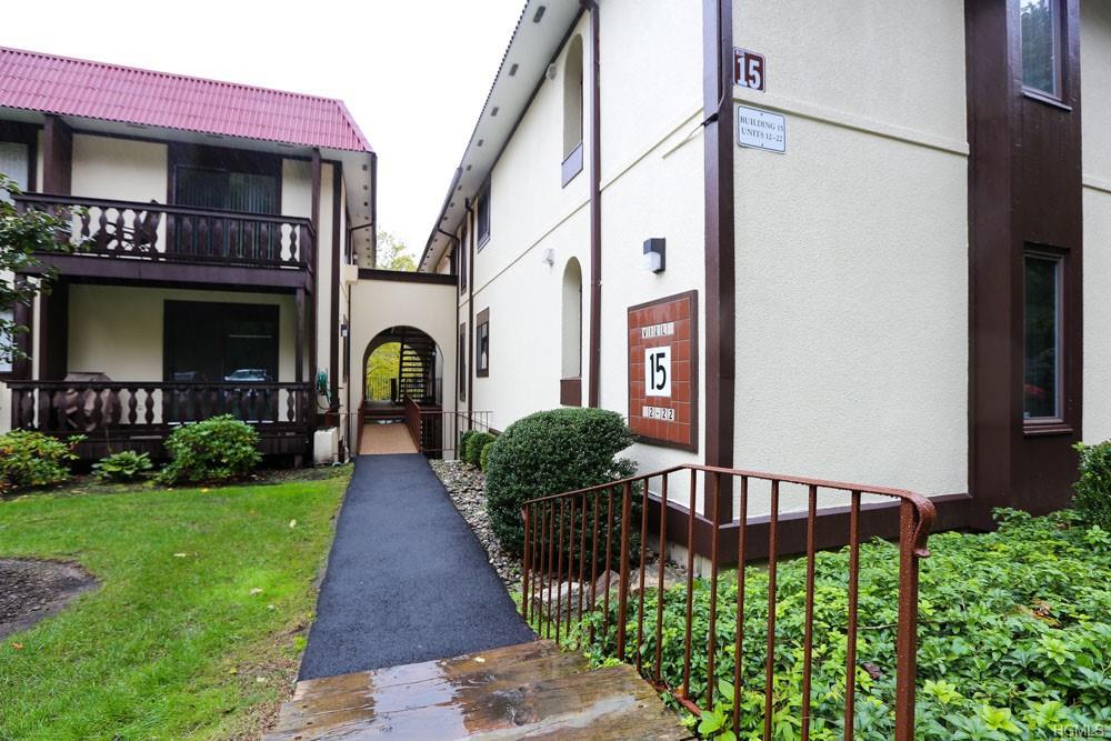 15 Granada Crescent - Photo 1