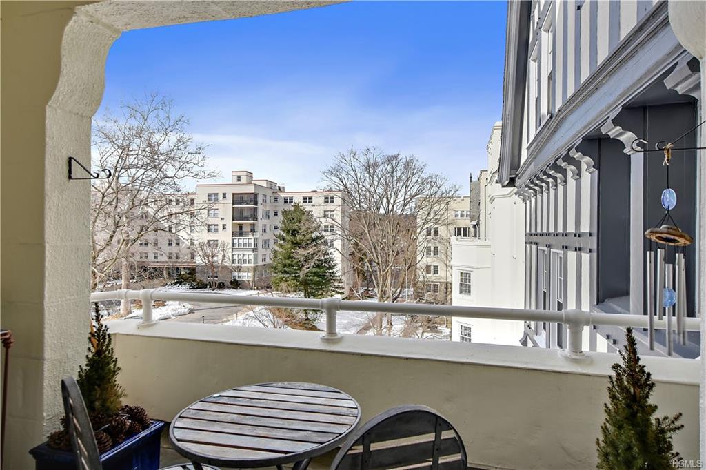 1 Southgate - Photo 1