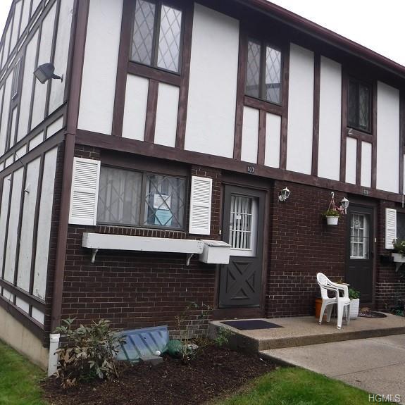 107 Buckingham Court - Photo 1