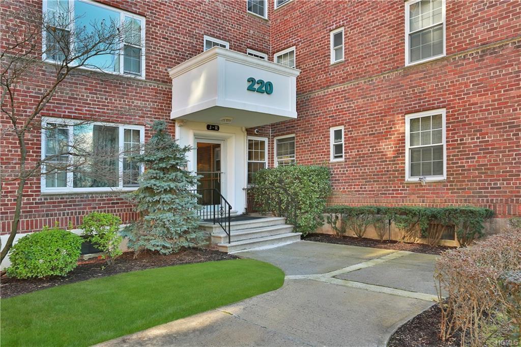 220 Pelham Road - Photo 1
