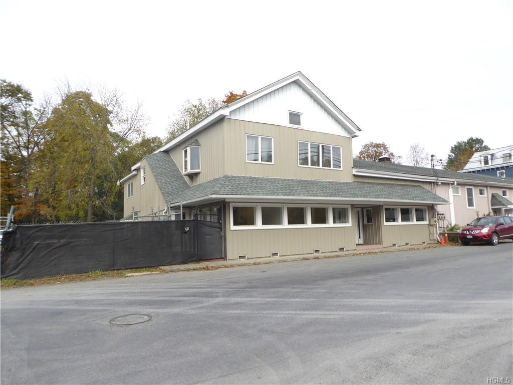 40 Railroad Avenue - Photo 1
