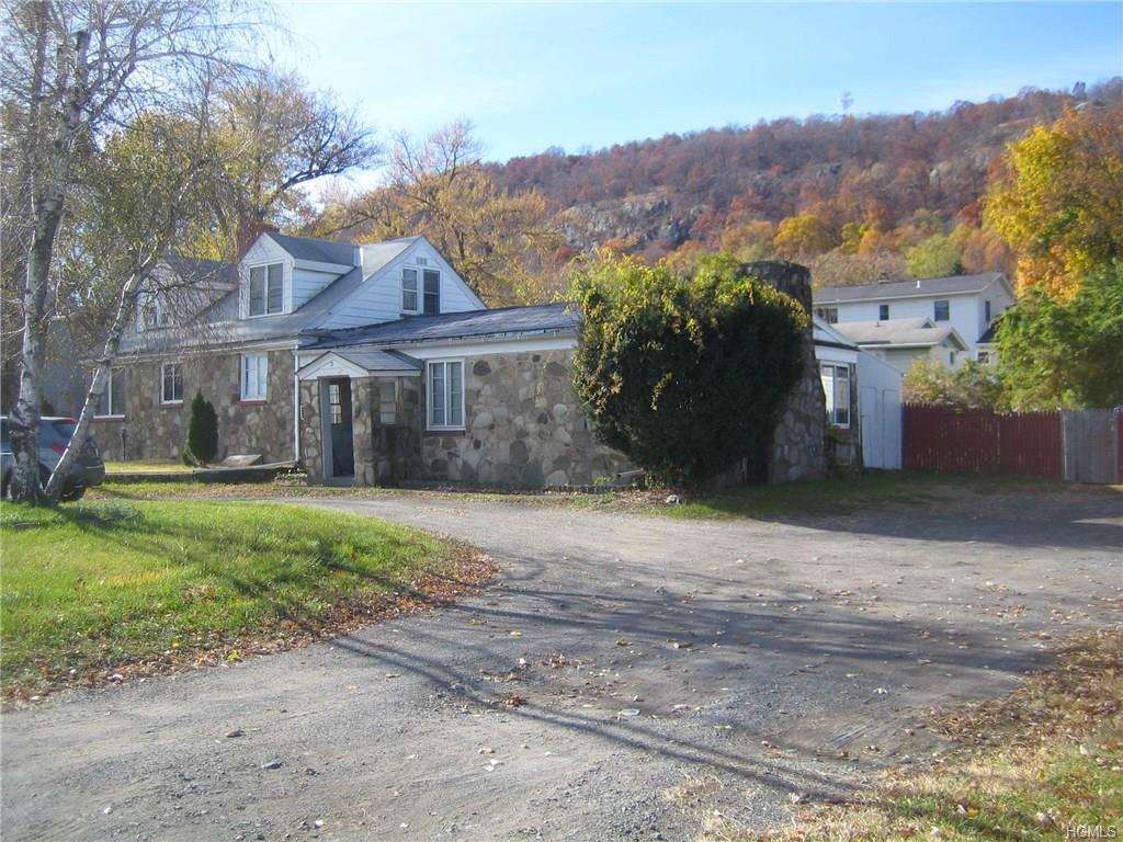 32 Windsor Highway - Photo 1