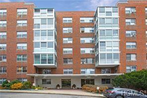 2 Washington Square - Photo 1