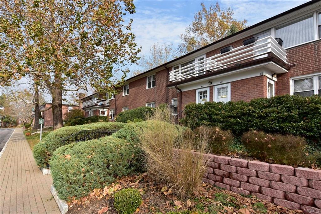 165 Buckhout Street - Photo 1