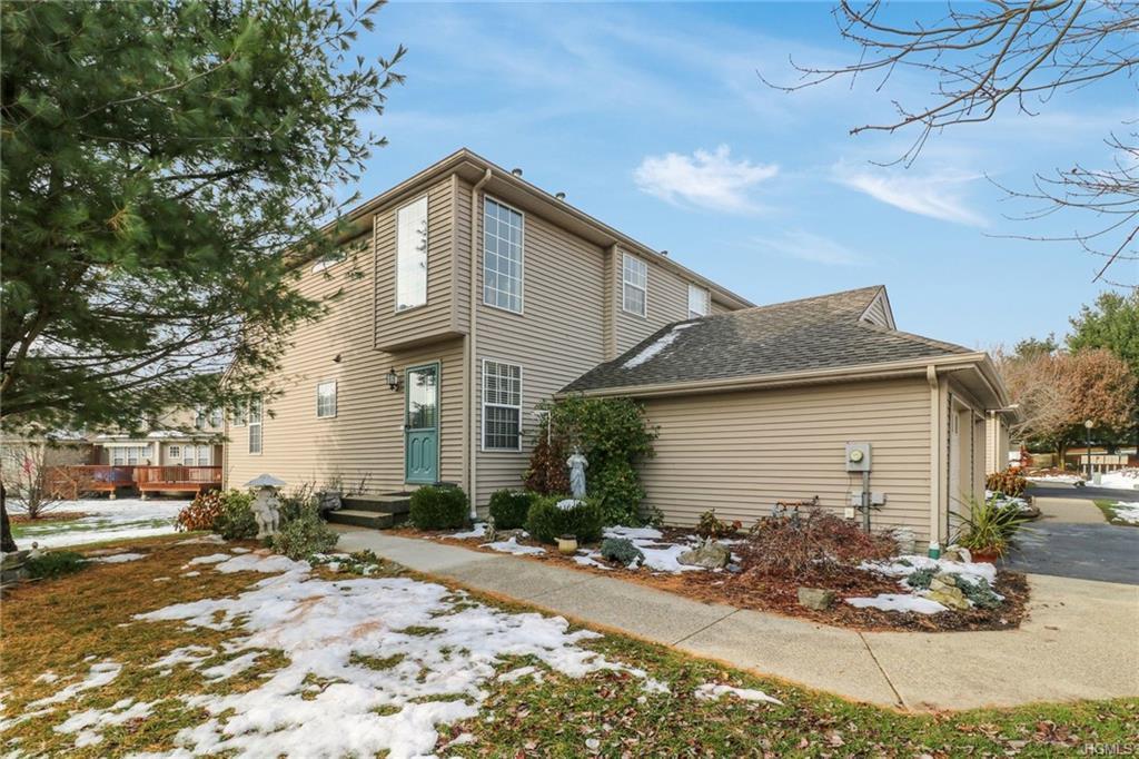 287 Crestwood Court Court - Photo 1