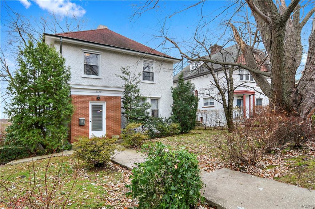 2790 Arlington Avenue - Photo 1