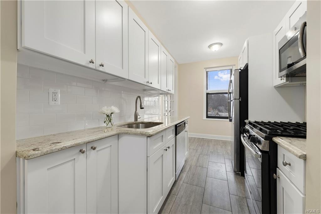 31 Pondfield Road - Photo 1
