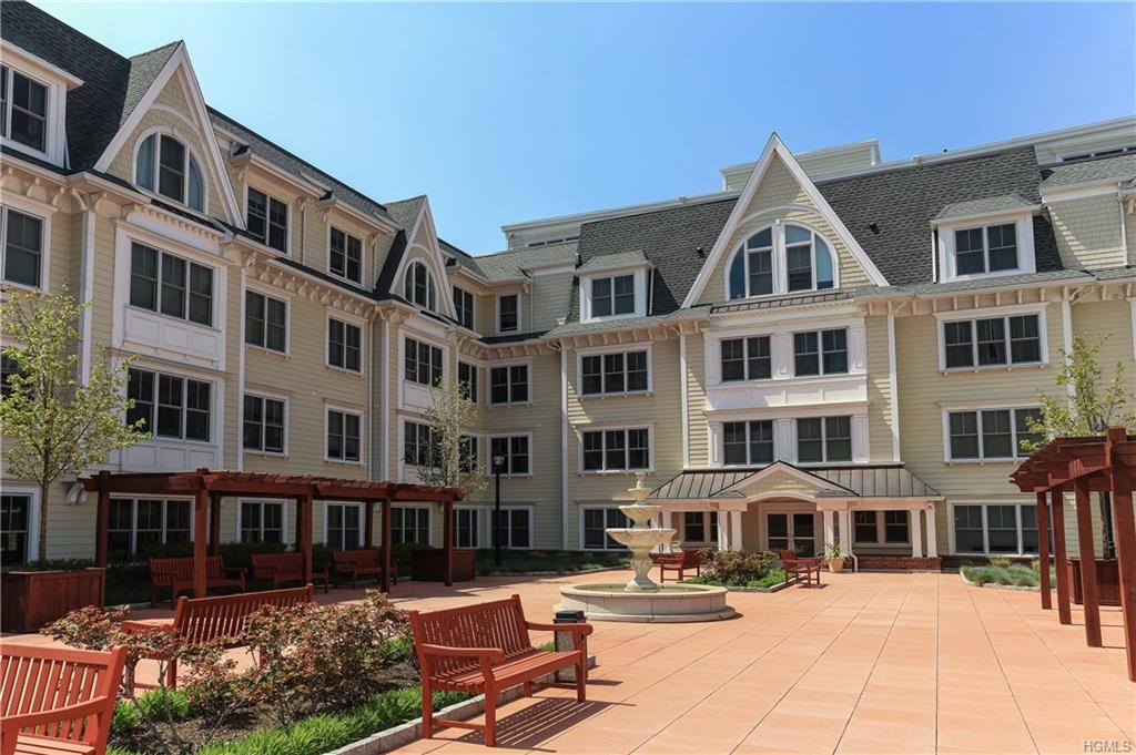 225 Stanley Avenue - Photo 1