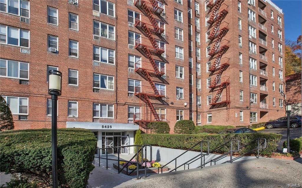 5425 Valles Avenue - Photo 1