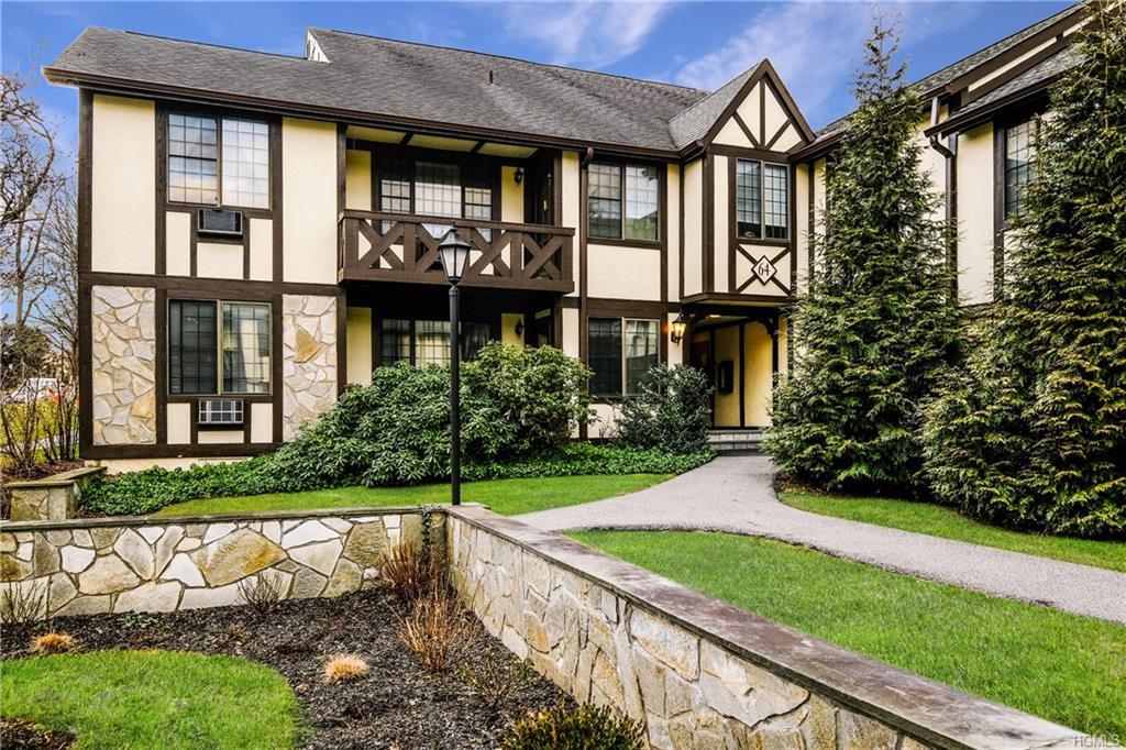 64 Foxwood Drive - Photo 1