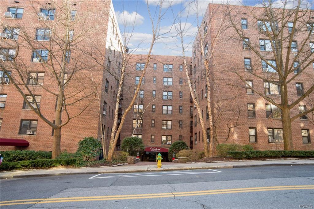 10 Franklin Avenue - Photo 1