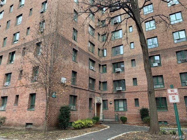2121 St Raymonds Avenue - Photo 1