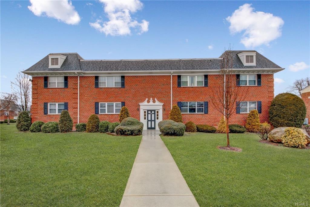112 Bon Aire Circle - Photo 1