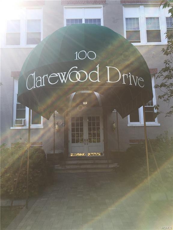 100 Clarewood Drive - Photo 1