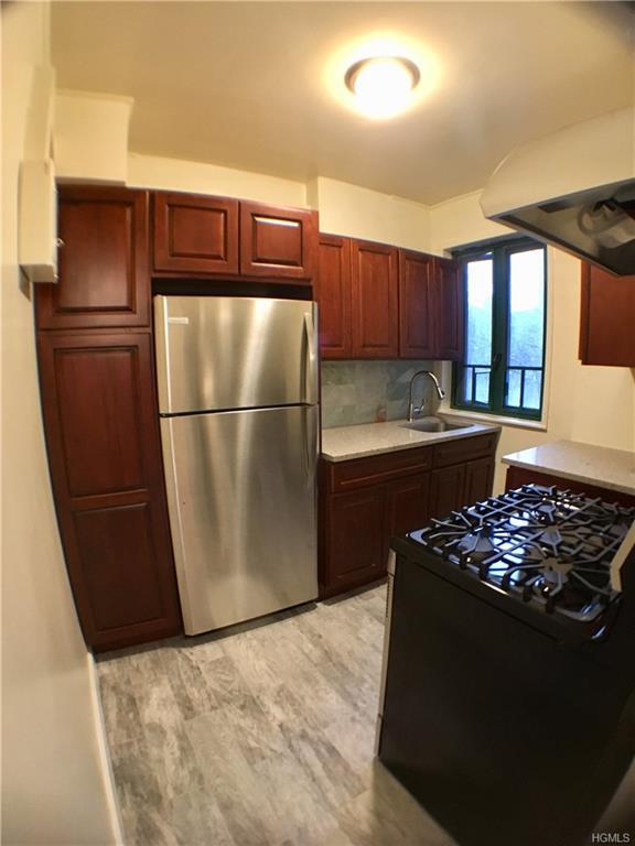 1670 Metropolitan Avenue - Photo 1