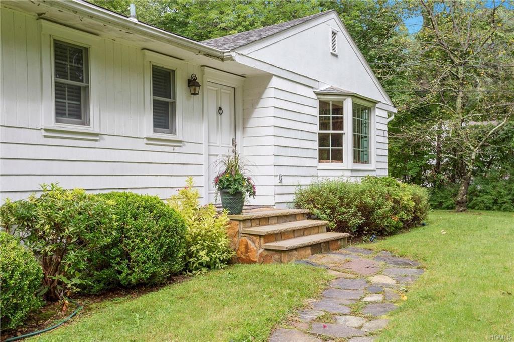5 Laurel Road - Photo 1