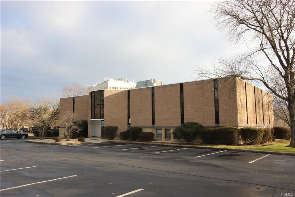 19 Squadron Boulevard - Photo 1