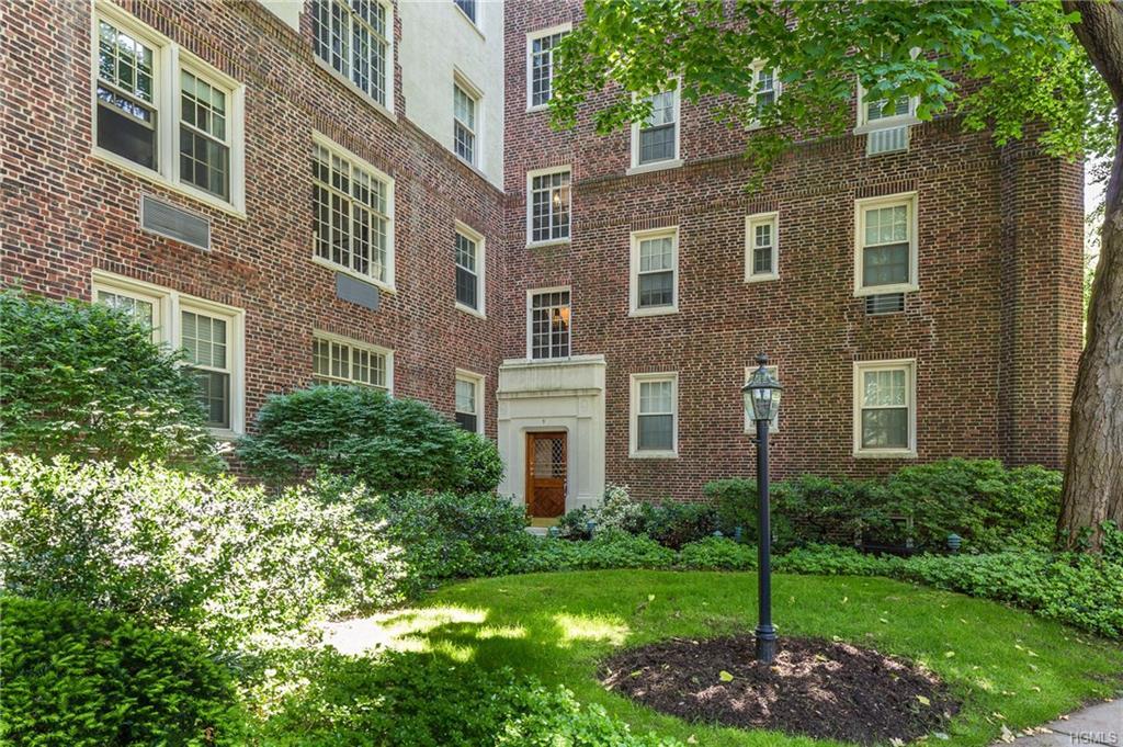 9 Tanglewylde Avenue - Photo 1