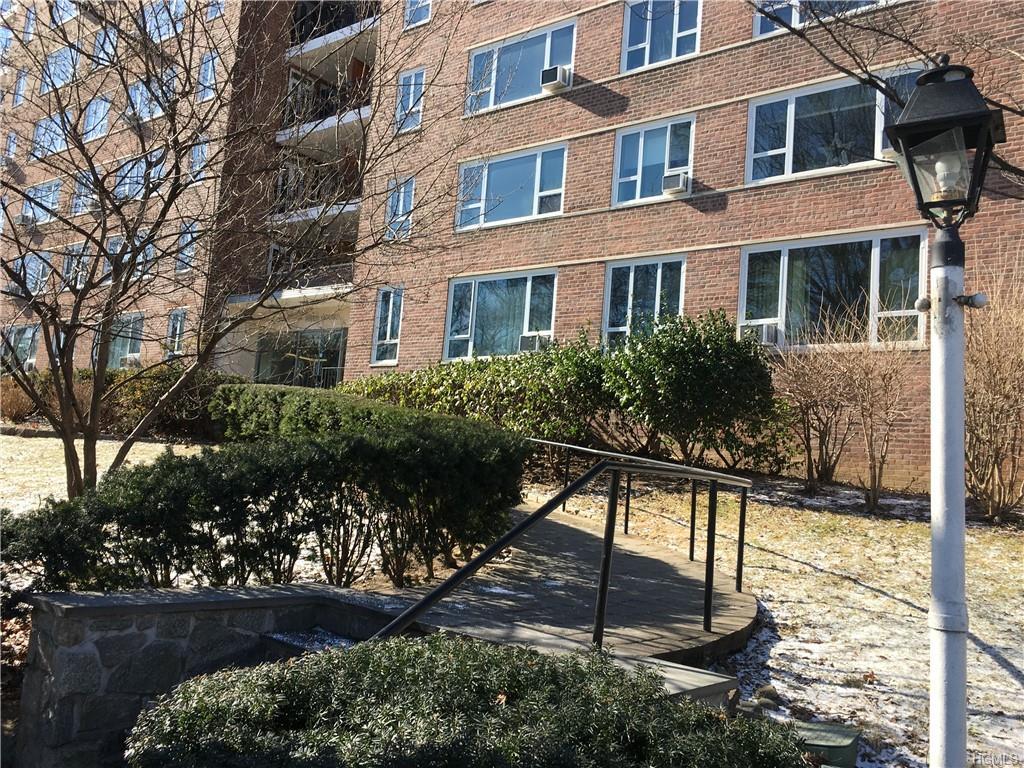 5355 Henry Hudson Parkway - Photo 1