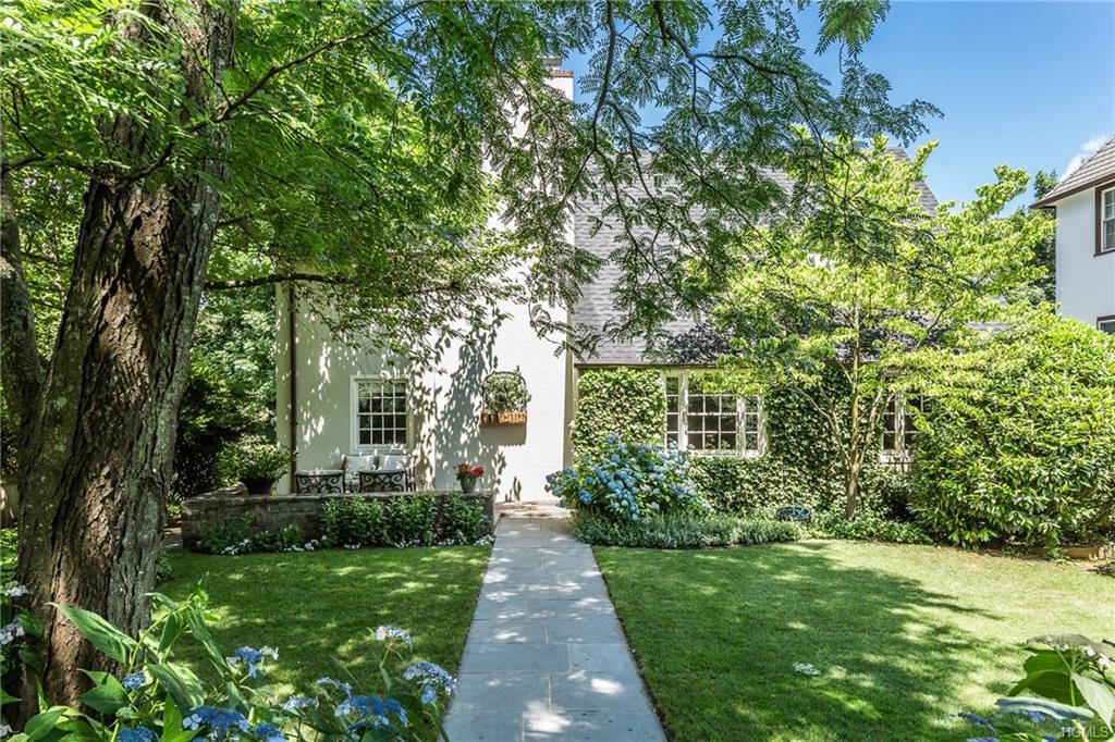 87 Kensington Road - Photo 1