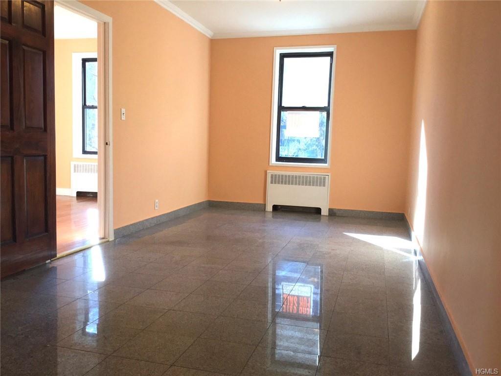10 Broadway - Photo 1