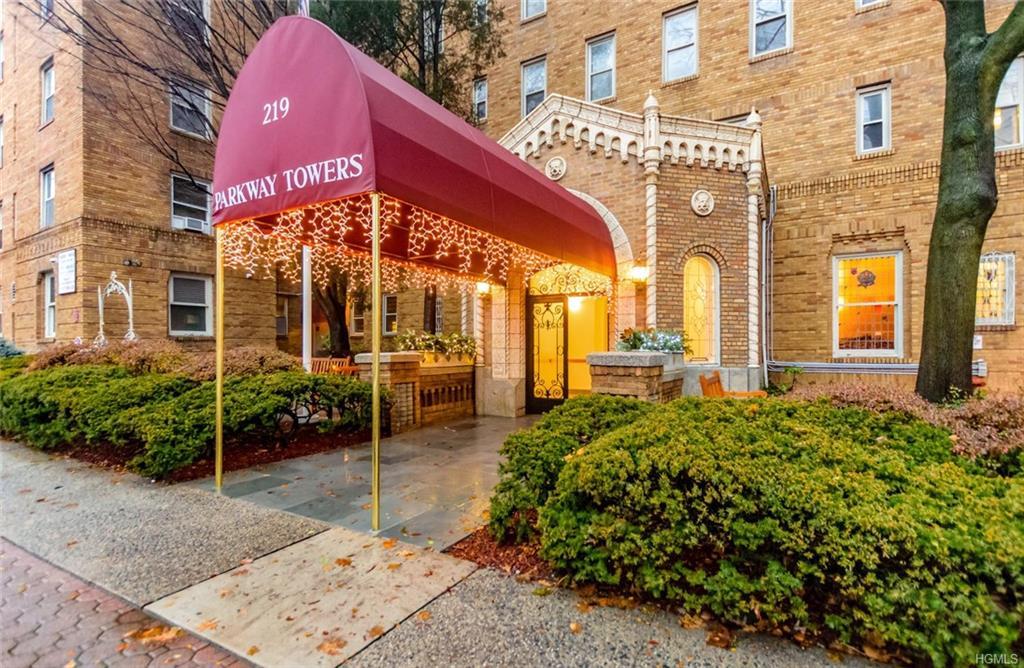 219 Bronx River Road - Photo 1