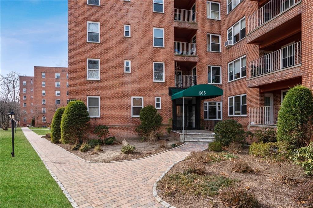 565 Broadway - Photo 1