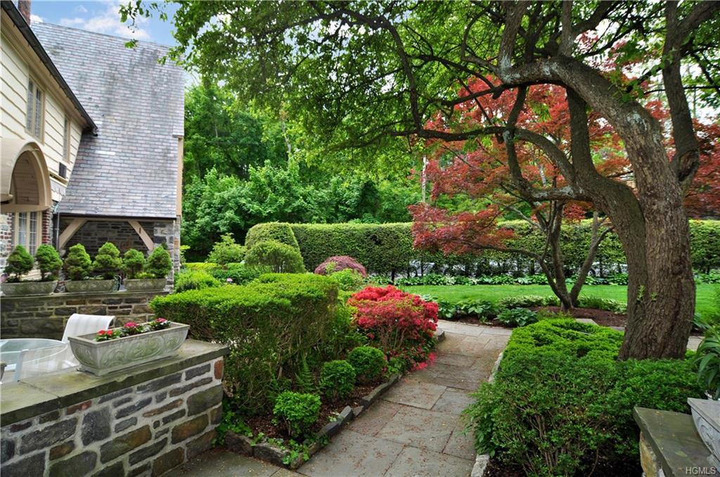 8 Merestone Terrace - Photo 1