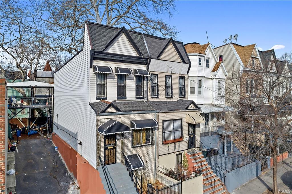 1321 Clay Avenue - Photo 1