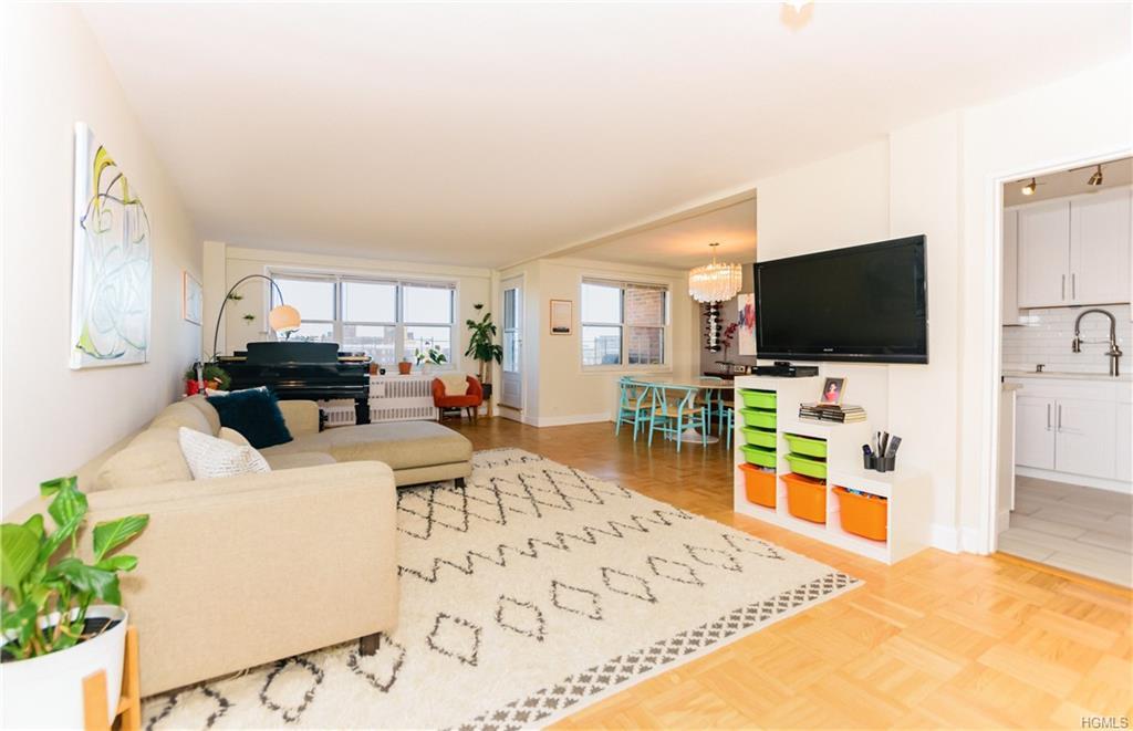 3935 Blackstone Avenue - Photo 1