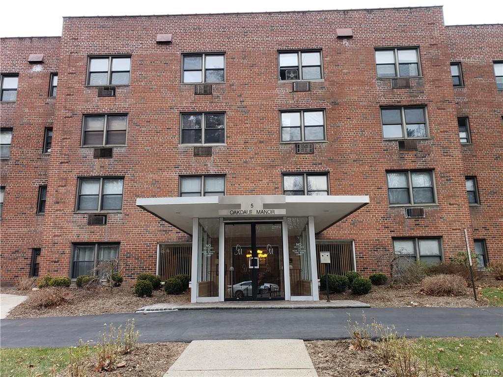 5 Oakdale Manor - Photo 1