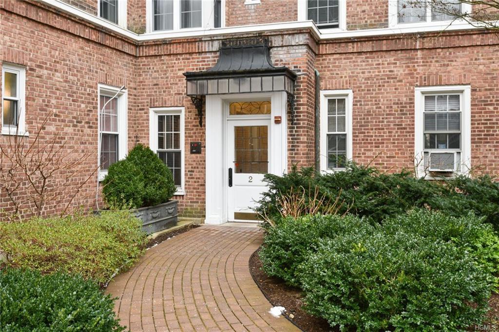 2 Midland Gardens - Photo 1