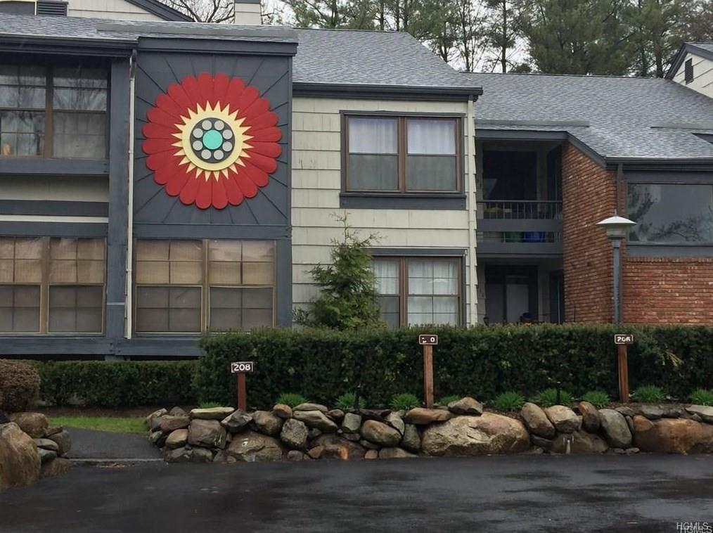 210 Treetop Circle - Photo 1
